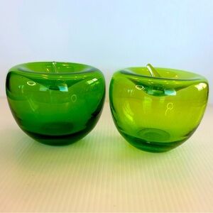 Set Of 2 Vintage Hand Blown Green Art Glass Apple Sculpture Figurine 3.5”